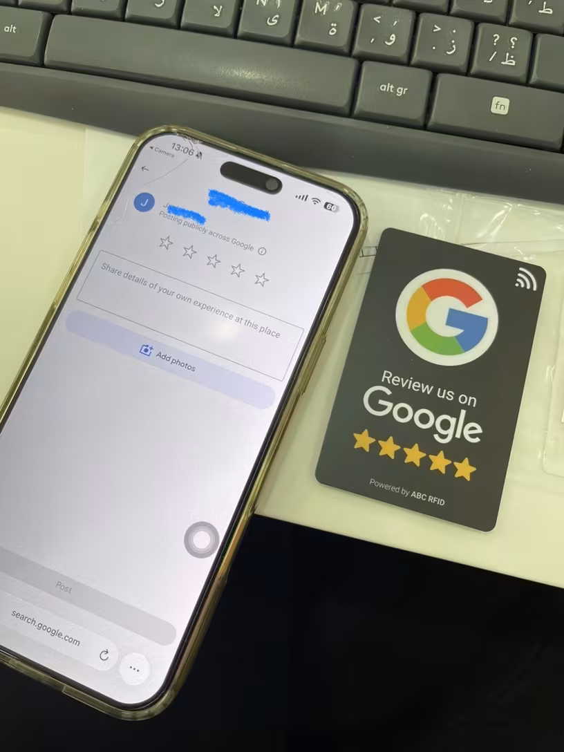 Lekketap NFC review card beside a mobile phone